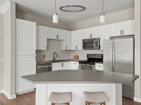 Farrington Midtown - Kitchen