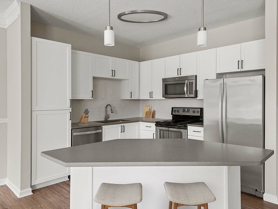 Farrington Midtown - Kitchen