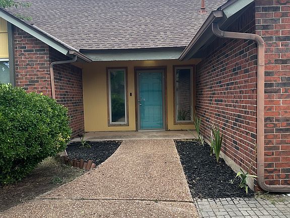 2nd image of 2613 SW 103rd St