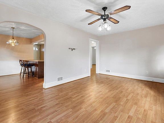 5th image of 140 13th St NW