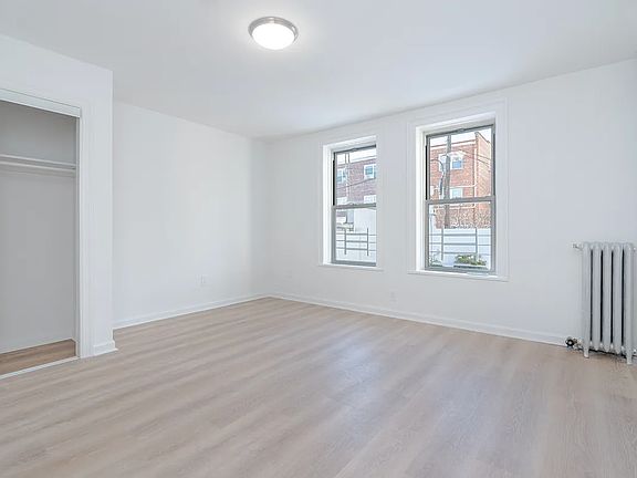 4th image of 2832 47th St #3
