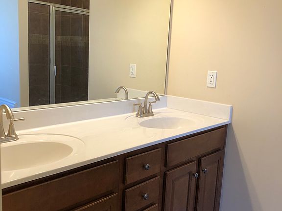4th image of 2407 Habersham Dr SE