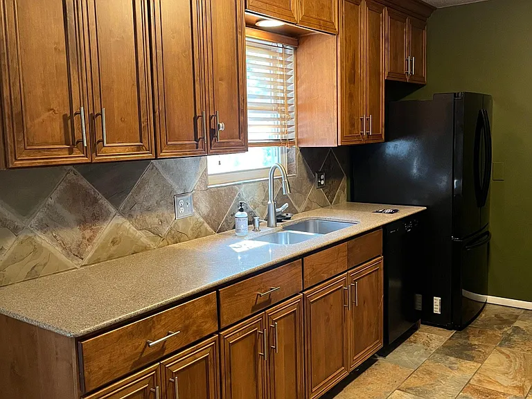 2714 Northridge Dr — Photo 11