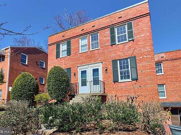 3rd image of 1300 S Cleveland St APT 369