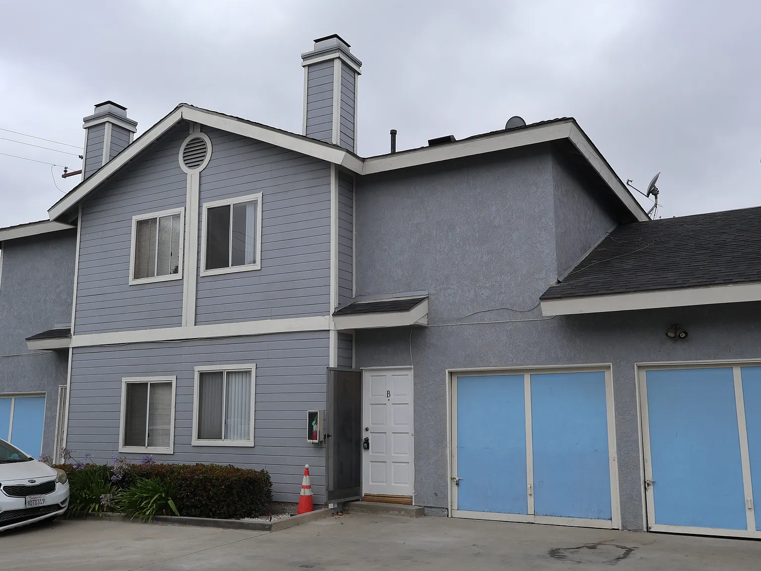 2 bed, 1.5 bath, 920 sqft, $3,100 — Photo 2