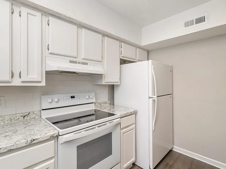 2522 McMillan St N — Photo 14