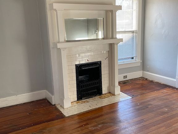 3rd image of 1821 Clifton Ave
