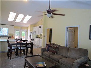 4th image of 106 Little River Dr
