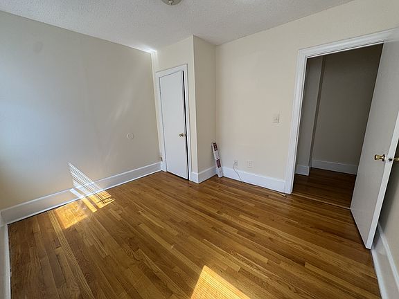 2nd image of 11 Barrows St APT 2A