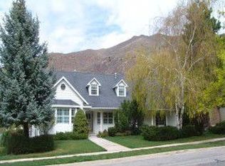 4001 E Prospector Dr, Cottonwood Heights, UT 84121