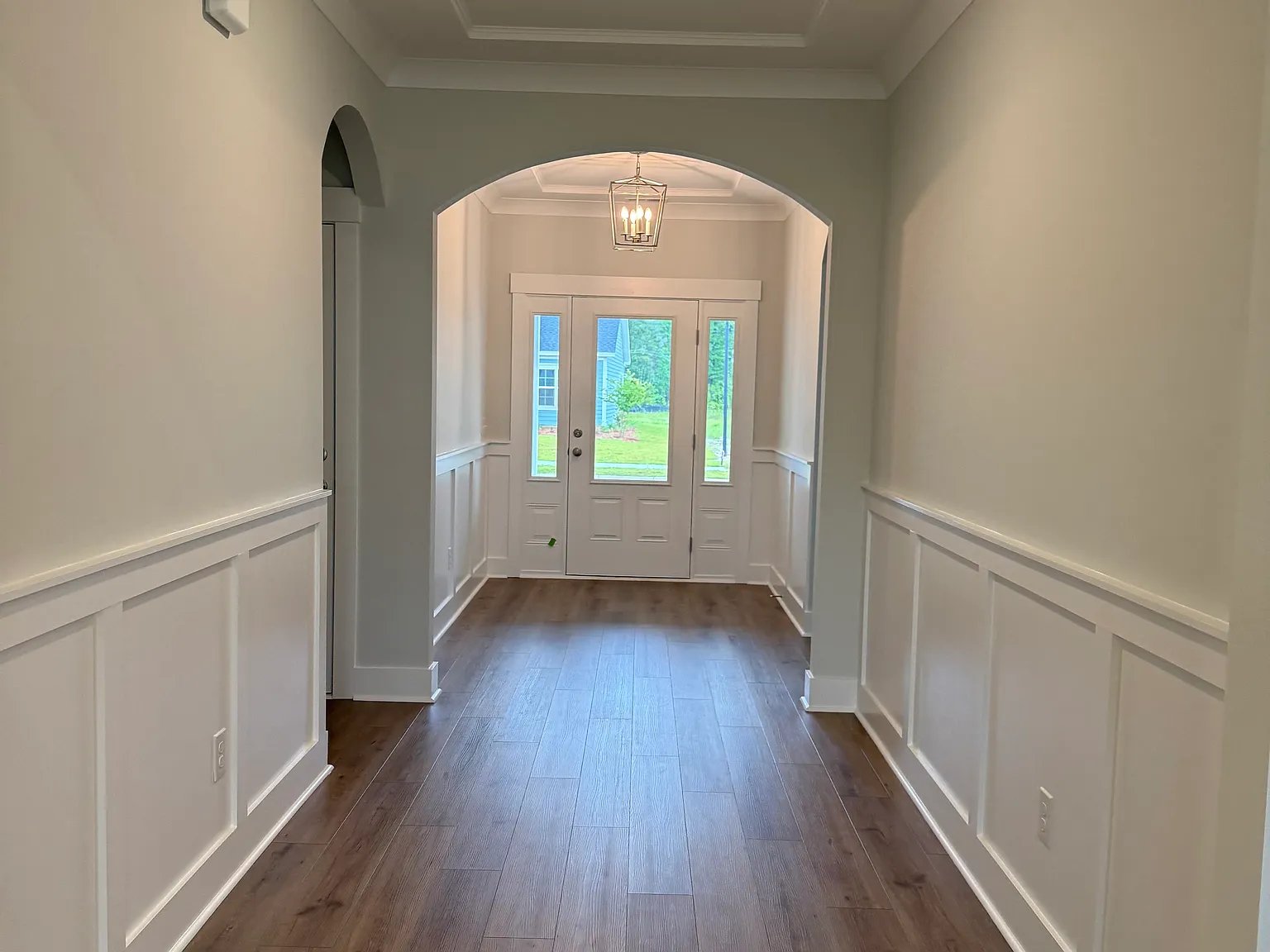 3 bed, 1910 sqft, $3,200 — Photo 3