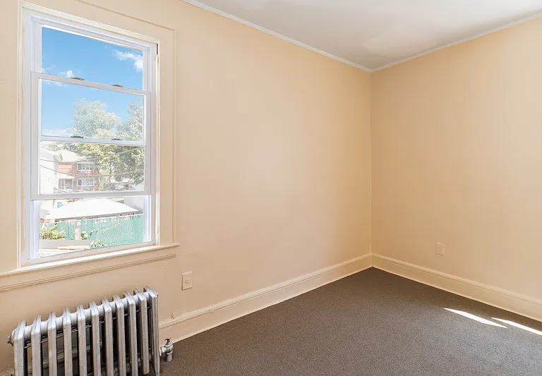 16 Montrose Ter — Photo 8