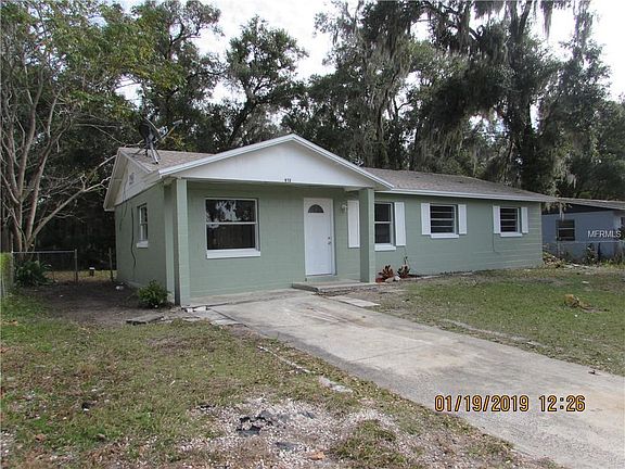 3rd image of 913 Sherwood Dr