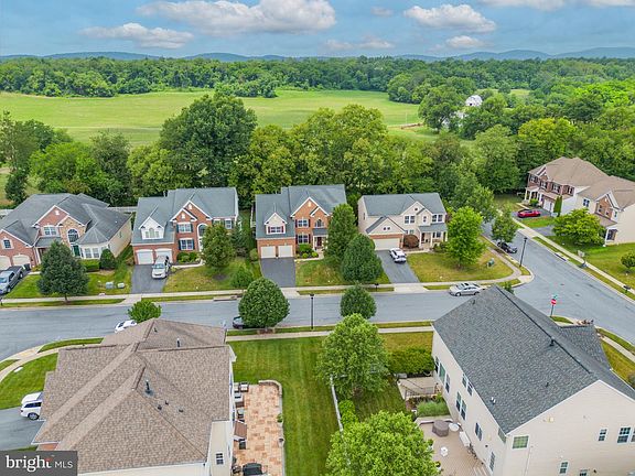 4th image of 4946 Eleanor Dr