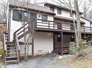 15 Villas Rd #105, Mount Pocono, PA 18344