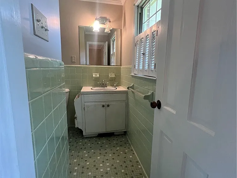 368 Rock Hill Rd — Photo 14