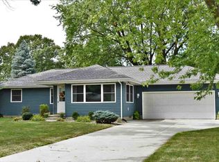 3101 Tucson Dr, Cedar Falls, IA 50613