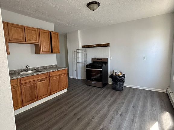 2nd image of 653 Union Ave #657