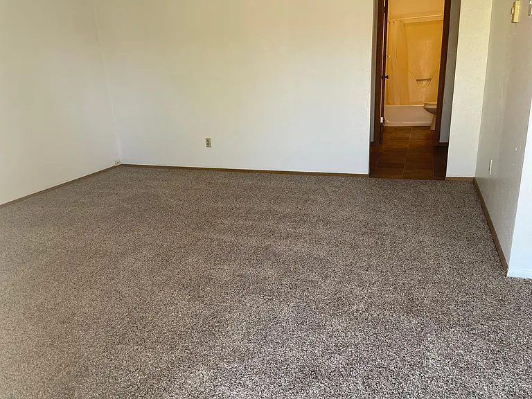 1018 E Mallon Dr #B — Photo 7
