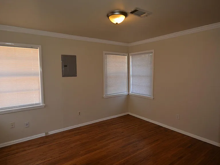 5404 Fursman Ave — Photo 9