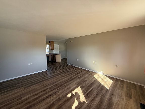 3rd image of 4126 W Belle Ave