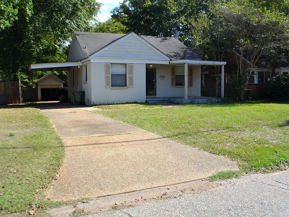 Welcome to 17 Oak Forest Drive!