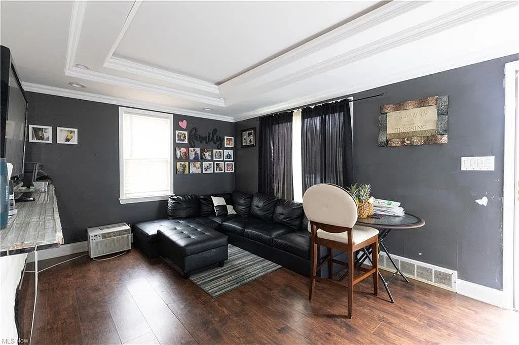 3 bed, 1.0 bath, 1122 sqft, $1,475 — Photo 2