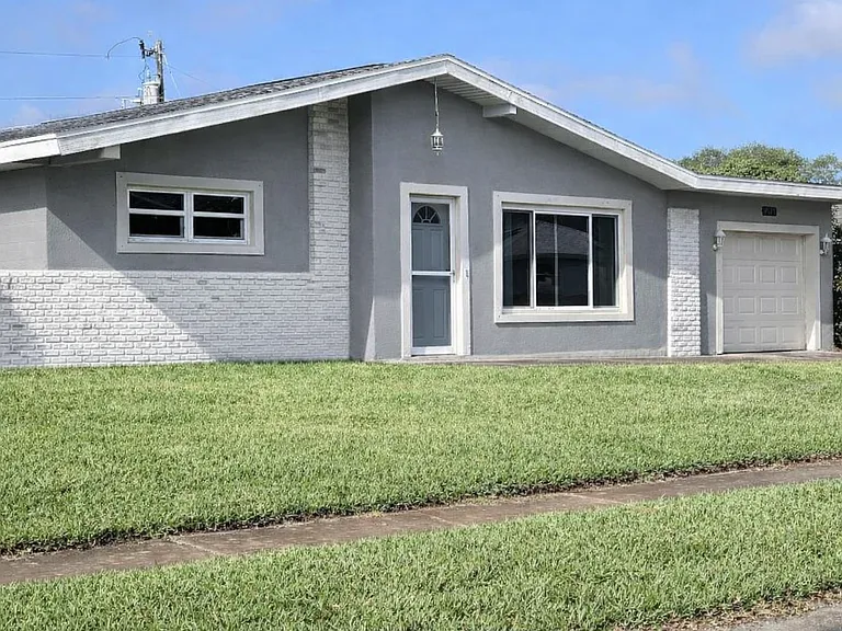 1517 Watrous Dr — Photo 19