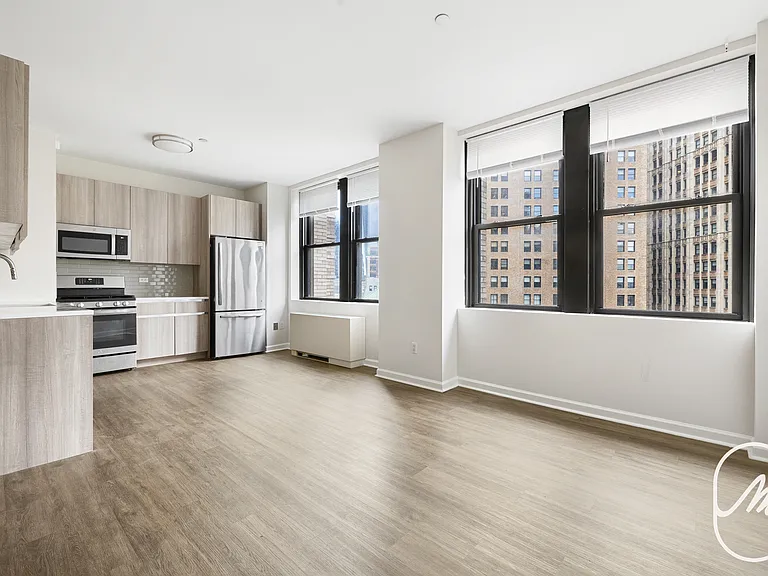 15 Park Row #25M — Photo 3