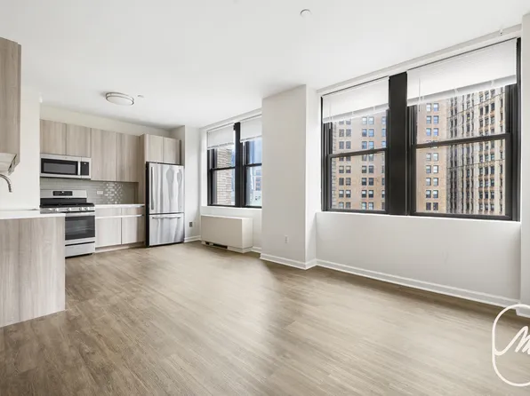 15 Park Row image 2 of 22