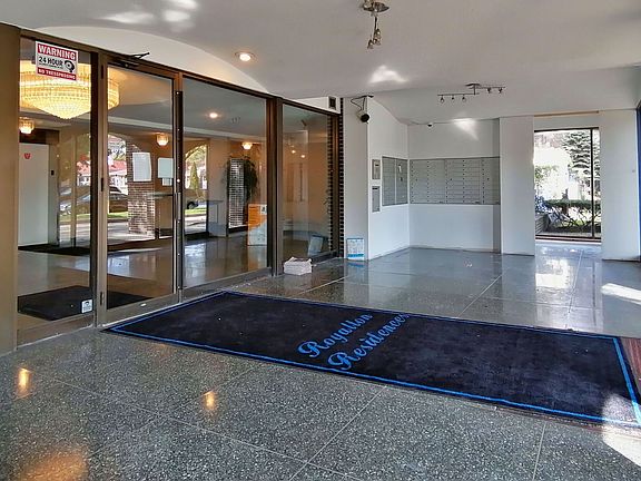 3rd image of 6800 N California Ave APT 1B