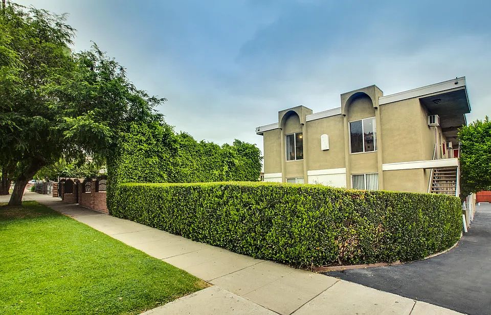 1st image of 4434 Lowell Ave #1