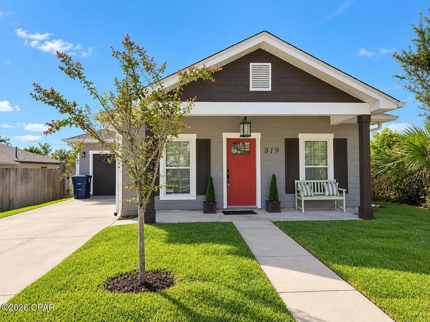 3 bed, 1109 sqft, $1,850 — Photo 1