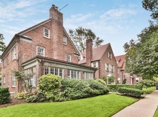 22 Summer St, Forest Hills Gardens, NY 11375