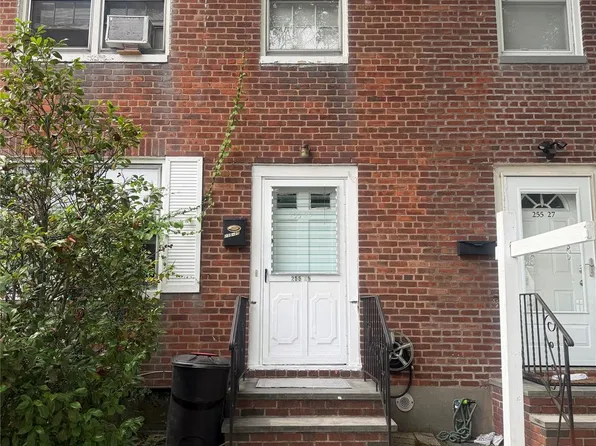 25525 E Williston Avenue, Floral Park, NY 11001