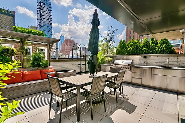 Rented by Brown Harris Stevens | media 16