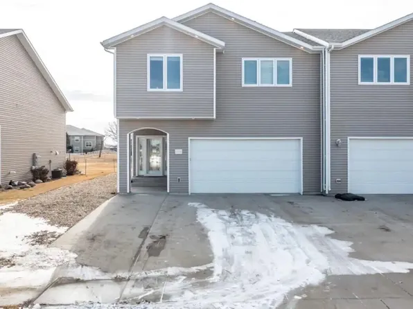 3721 McKenzie Dr SE, Mandan, ND 58554