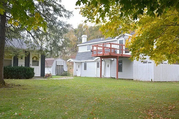 7190 N Roanoke Rd — Photo 3