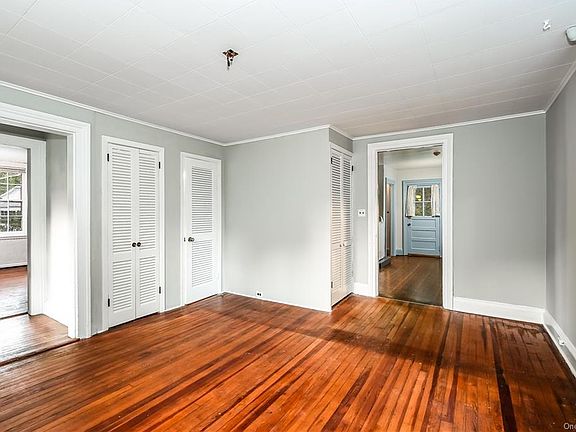 3rd image of 200 Broadway
