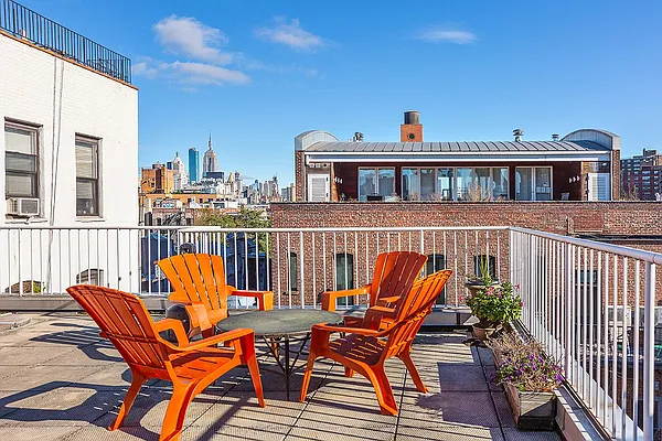 Sold by Compass | media 9