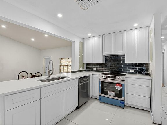 2nd image of 5196 Palm Ridge Blvd