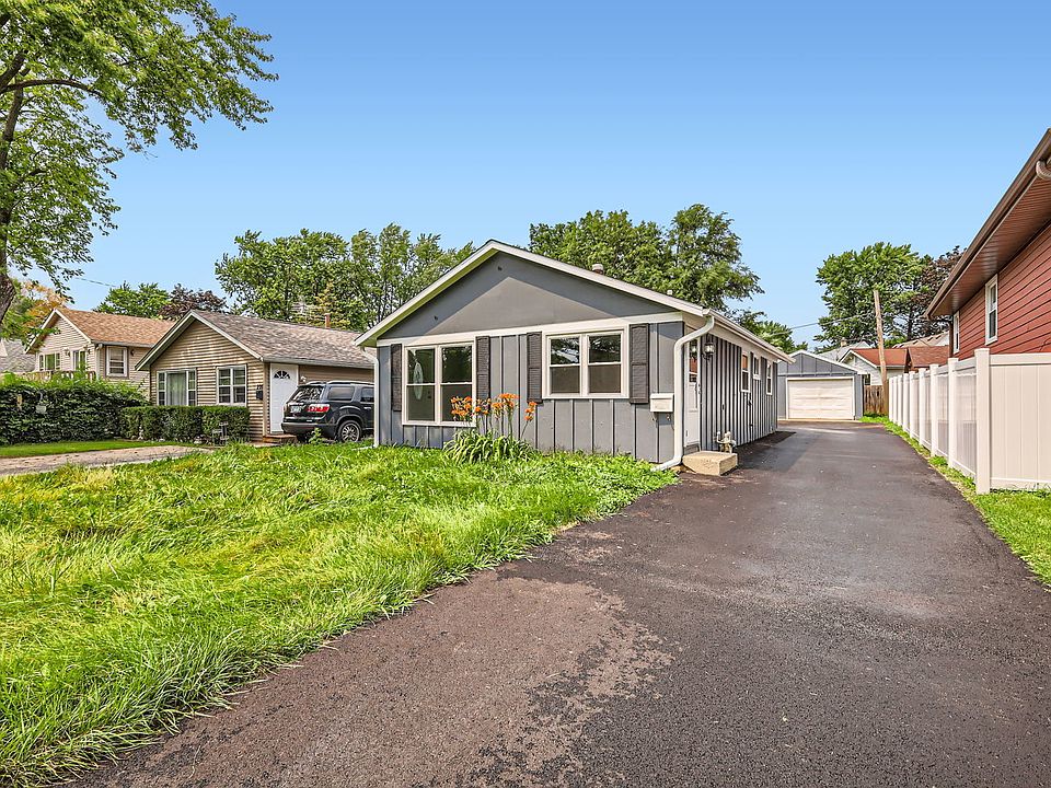 1st image of 222 E Pineview Dr