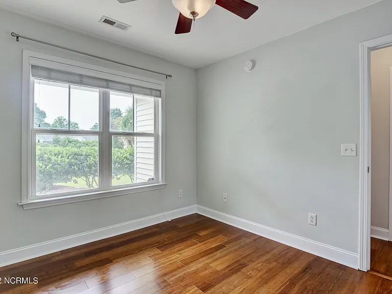 611 Catamaran Dr — Photo 24