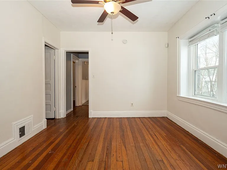 11 Hoyt St — Photo 11
