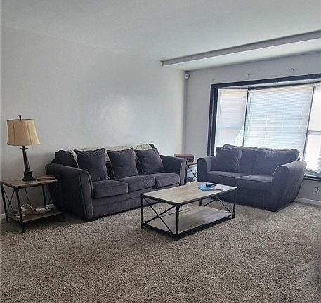 5th image of 1781 Vancouver Dr