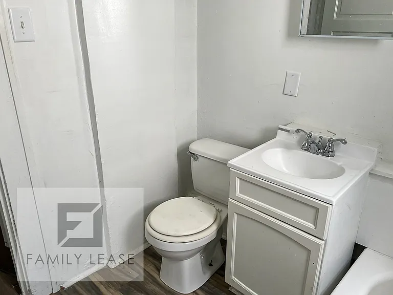 1613 N Edward St — Photo 16