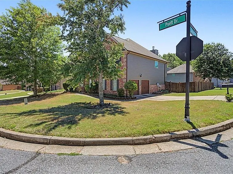8757 Danley Dr — Photo 2