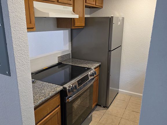 3rd image of 5959 Woodland Dr #A