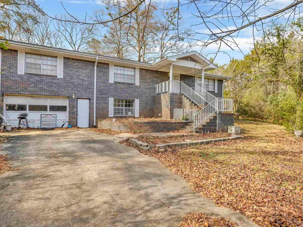 22 McGuire Ln, Pelham, AL 35124