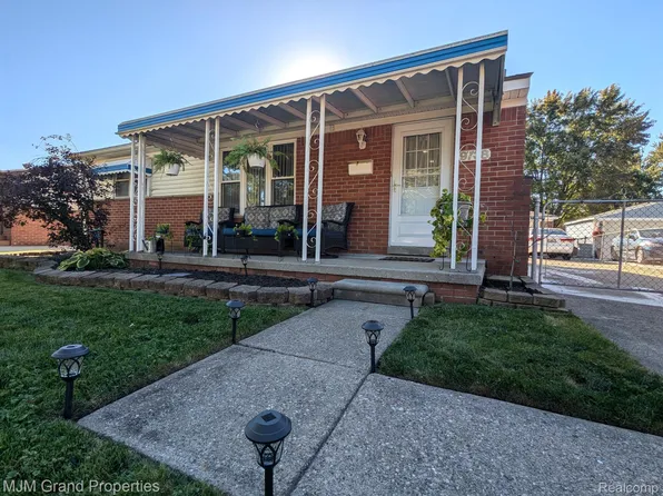 9738 Michael Dr, Romulus, MI 48174